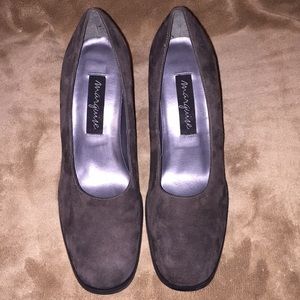 NWOT Marquise Sz 7.5M dk gray suede 3.25” heels